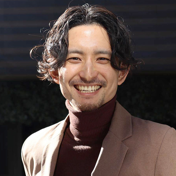 髙橋 俊敬 氏